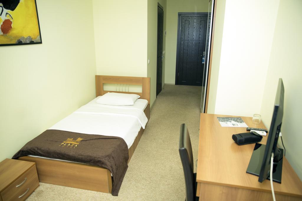 Mardi Plaza Hotel Батуми Екстериор снимка