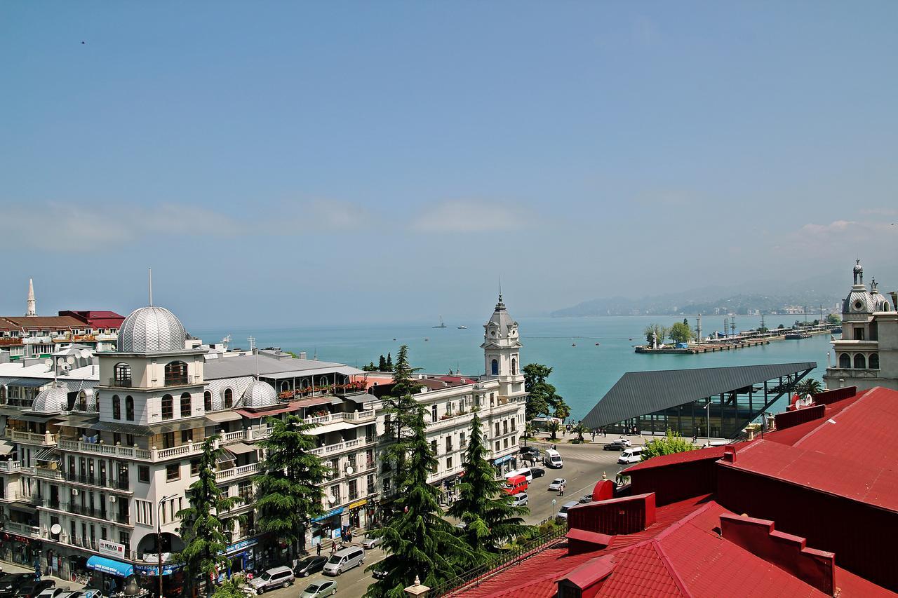 Mardi Plaza Hotel Батуми Екстериор снимка