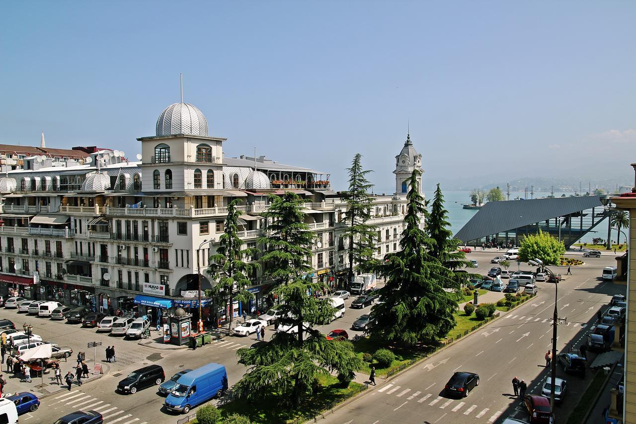 Mardi Plaza Hotel Батуми Екстериор снимка
