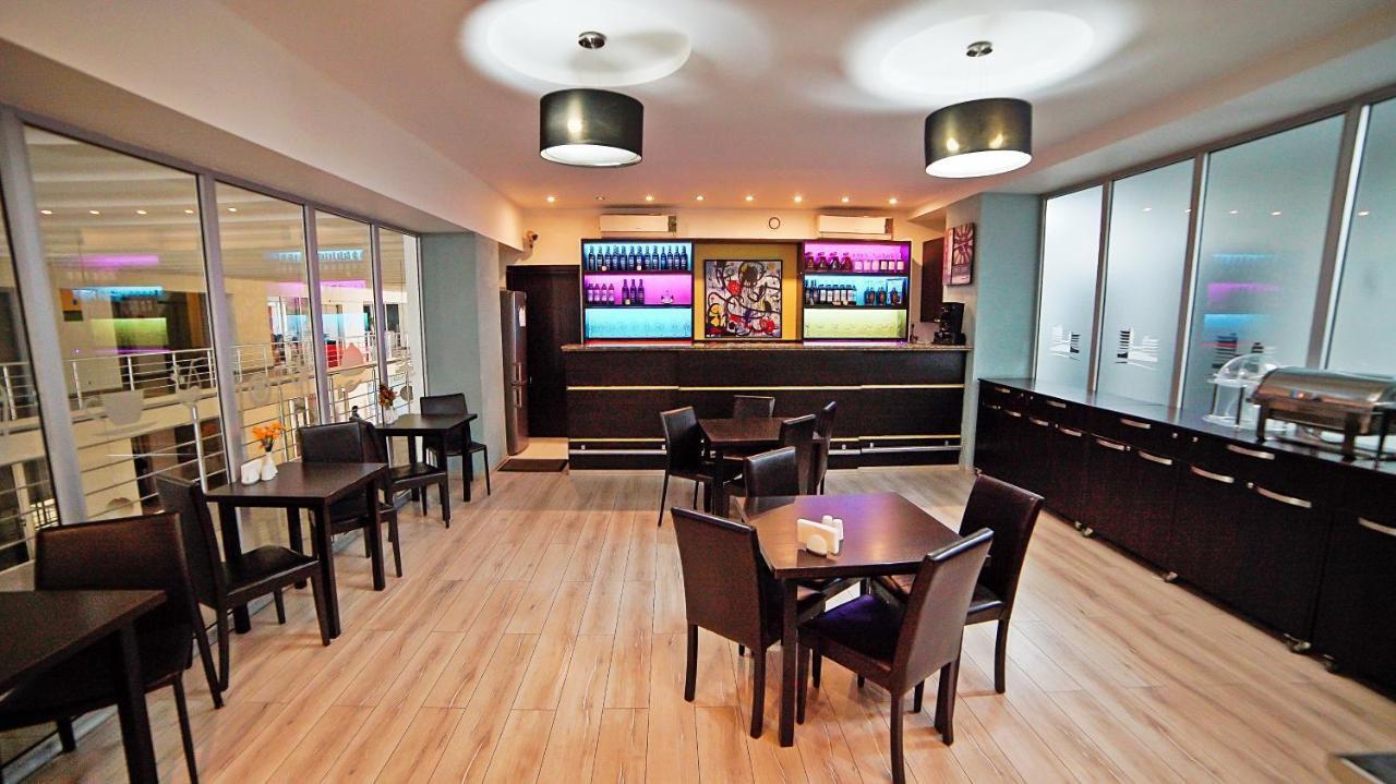 Mardi Plaza Hotel Батуми Екстериор снимка