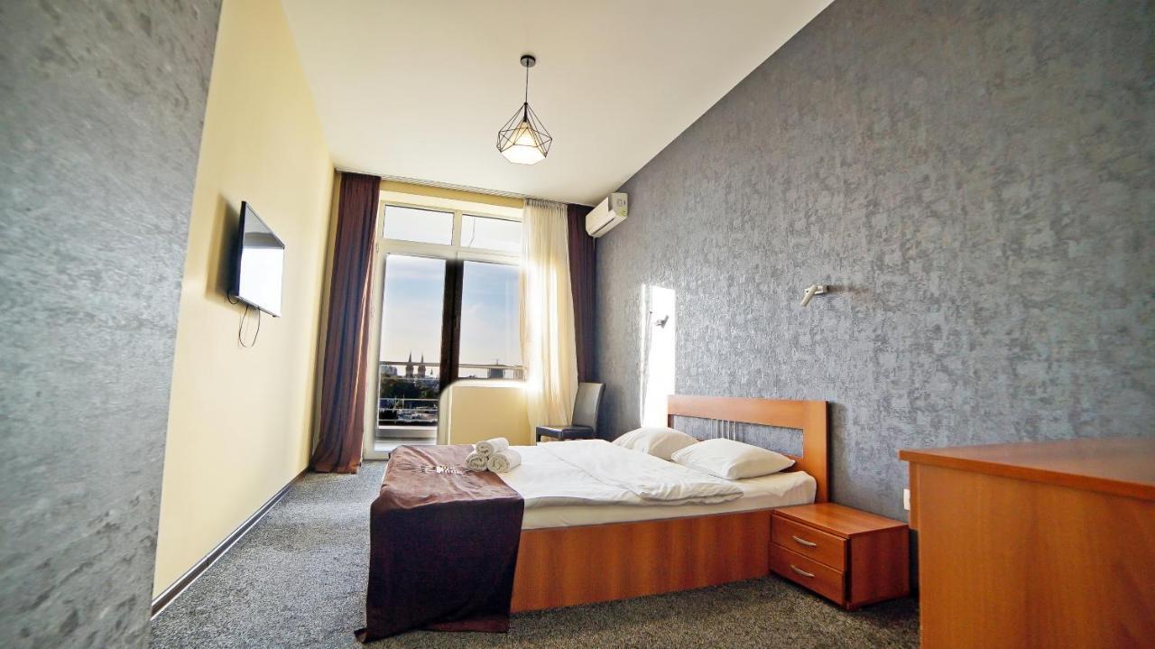 Mardi Plaza Hotel Батуми Екстериор снимка