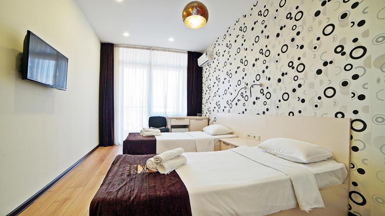 Mardi Plaza Hotel Батуми Екстериор снимка