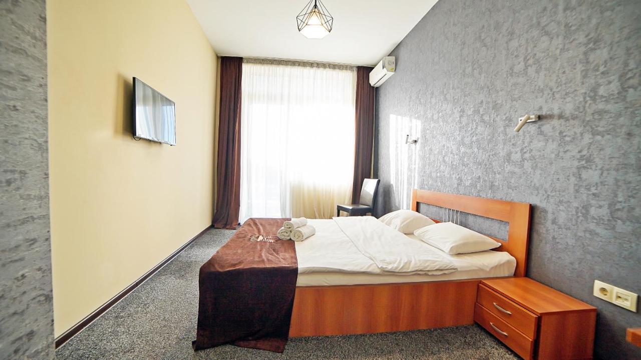 Mardi Plaza Hotel Батуми Екстериор снимка