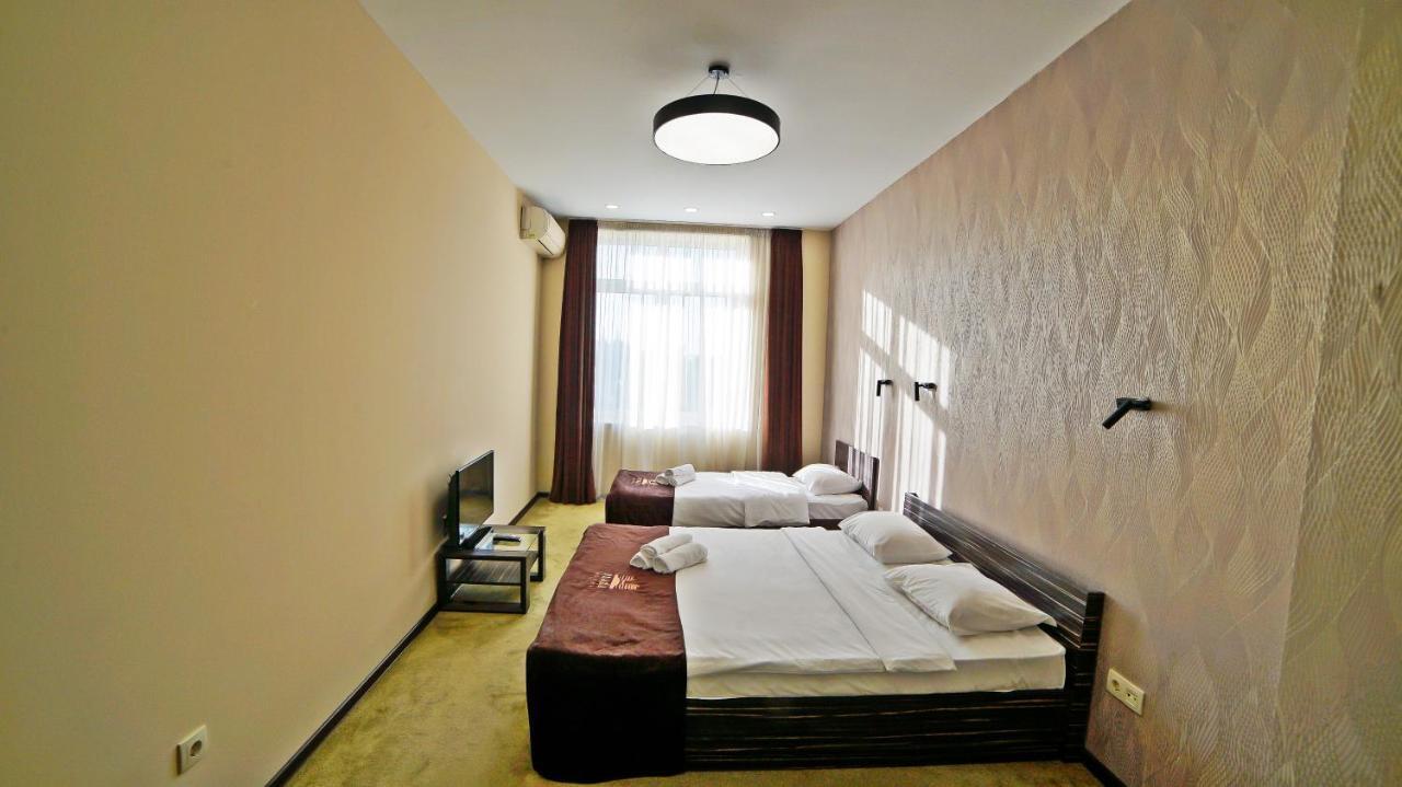Mardi Plaza Hotel Батуми Екстериор снимка