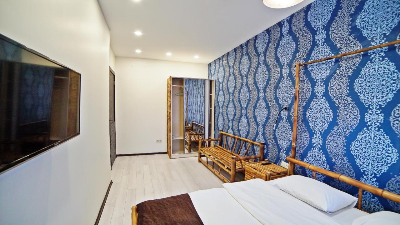 Mardi Plaza Hotel Батуми Екстериор снимка