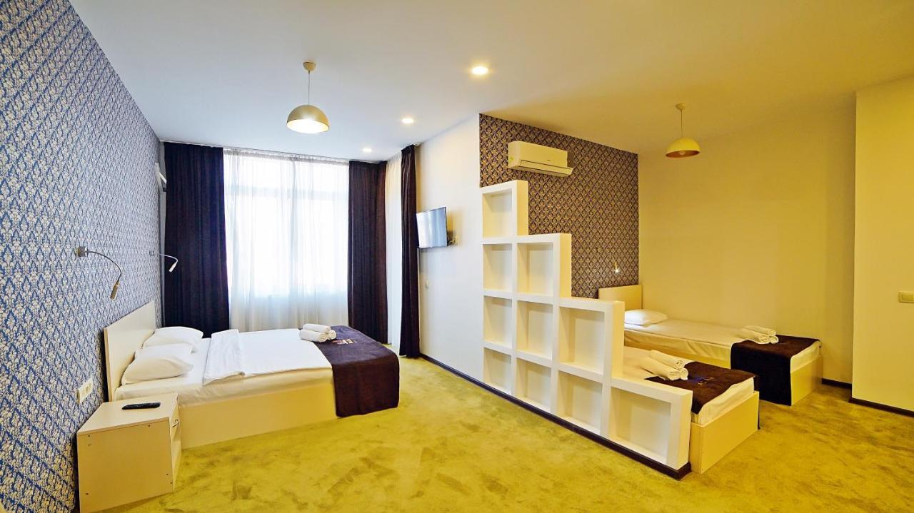 Mardi Plaza Hotel Батуми Екстериор снимка