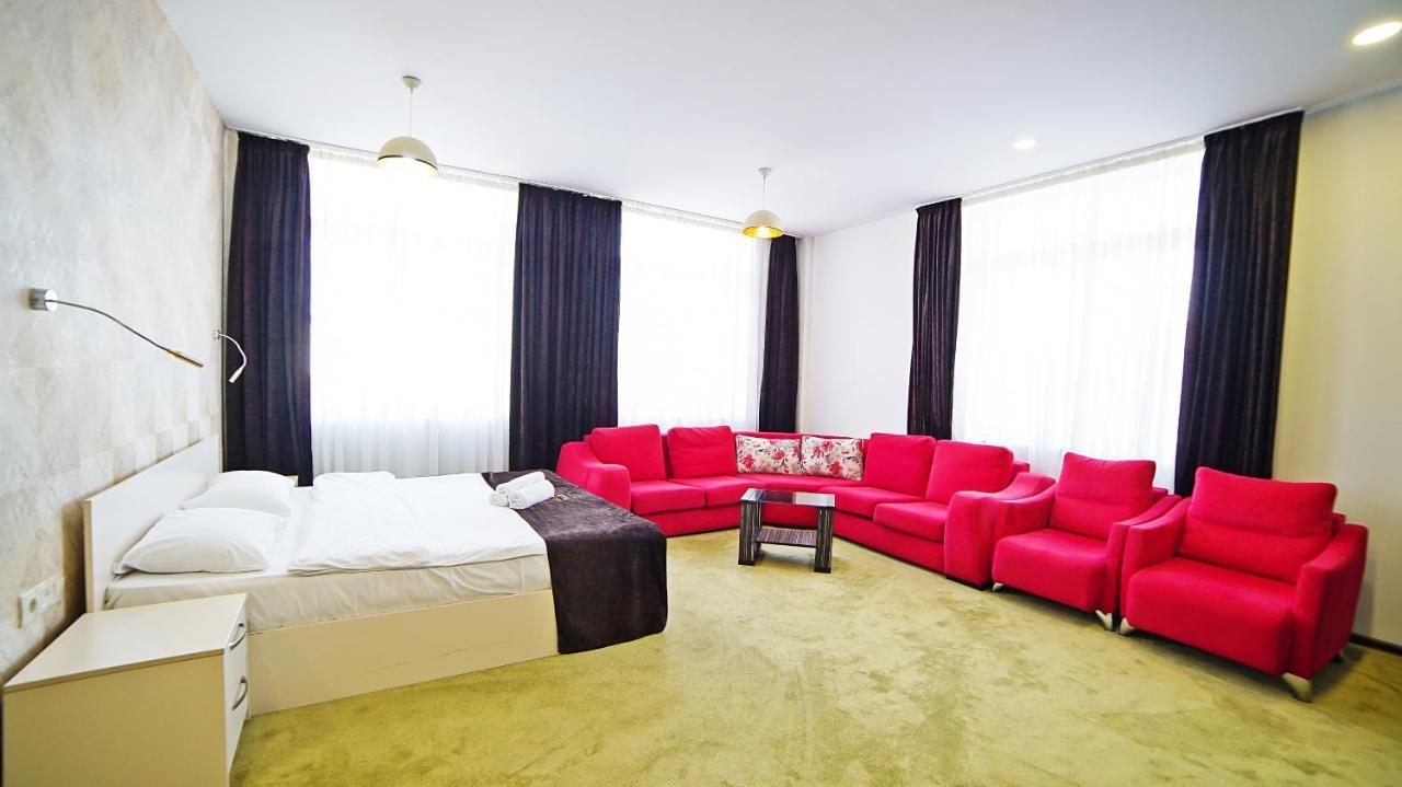 Mardi Plaza Hotel Батуми Екстериор снимка