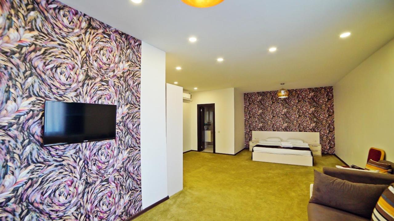 Mardi Plaza Hotel Батуми Екстериор снимка