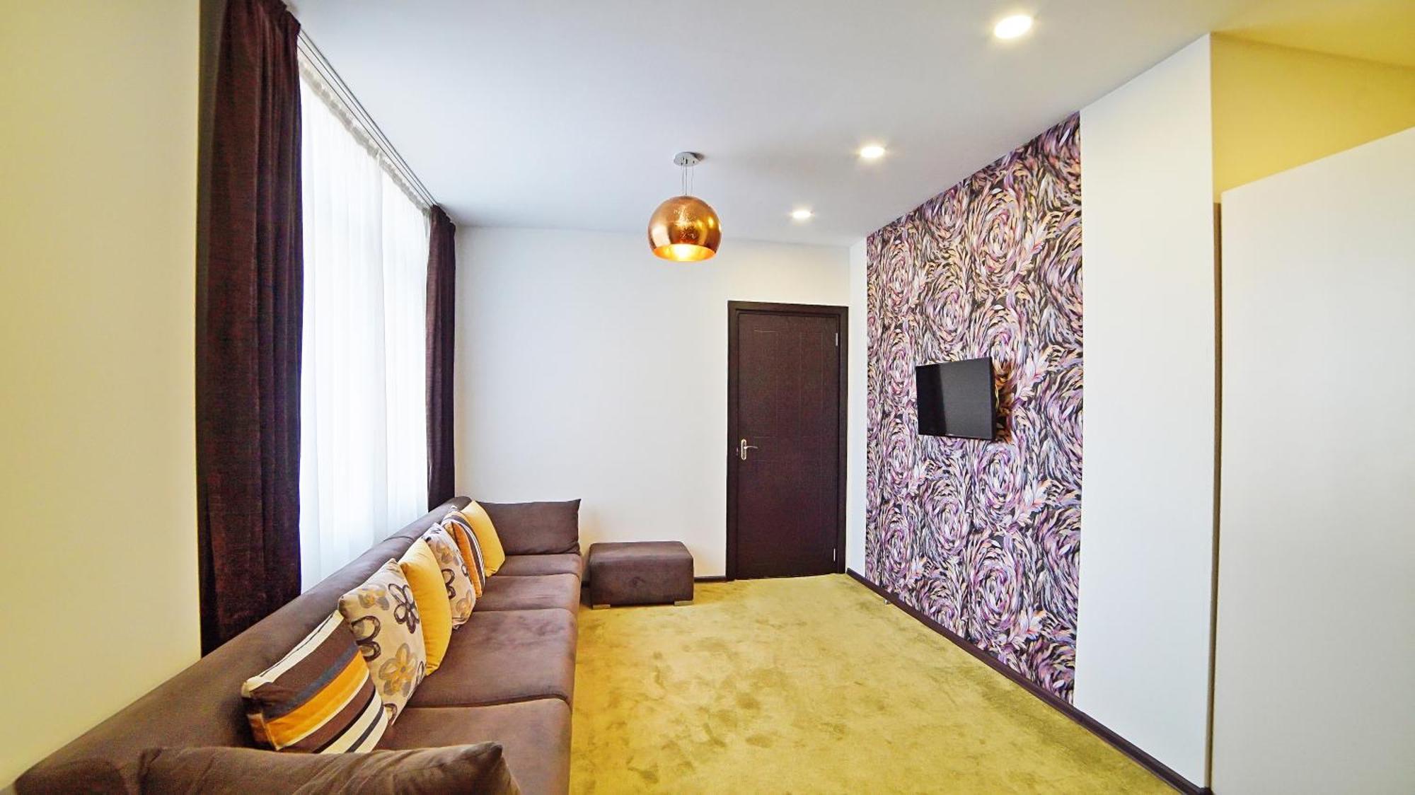Mardi Plaza Hotel Батуми Екстериор снимка