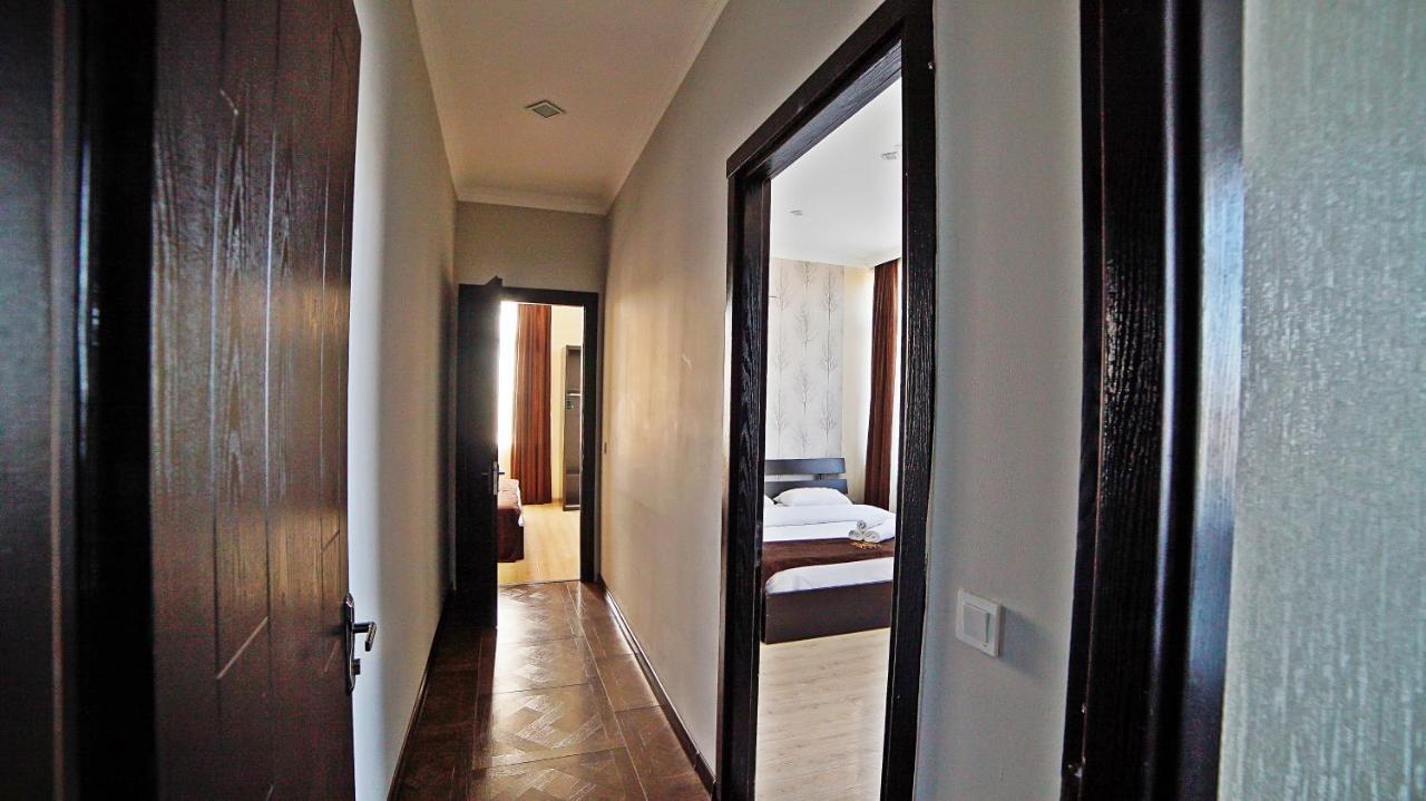 Mardi Plaza Hotel Батуми Екстериор снимка