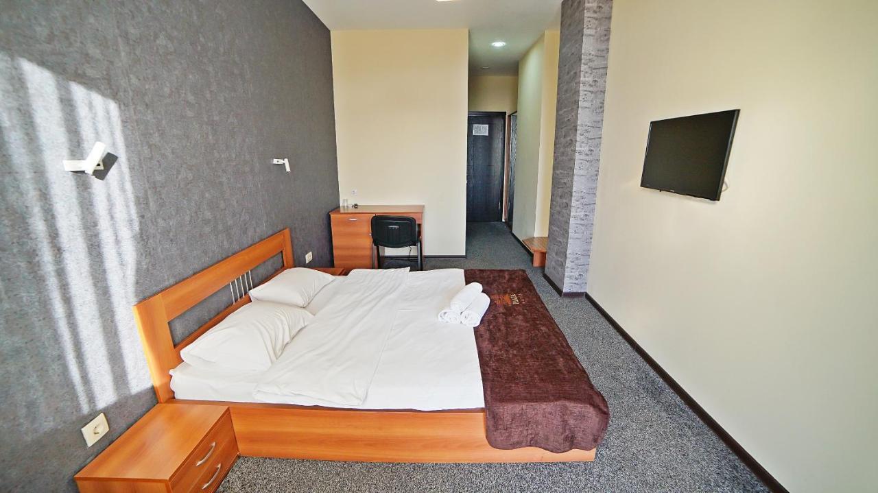 Mardi Plaza Hotel Батуми Екстериор снимка