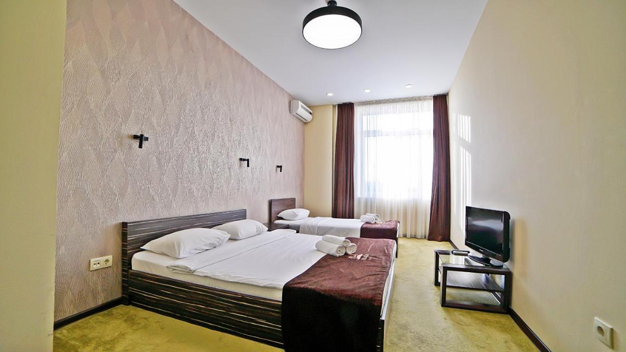 Mardi Plaza Hotel Батуми Екстериор снимка